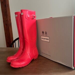 Hunter Tall Boots, Bright Coral (BCO), Women’s Size 10, Gloss